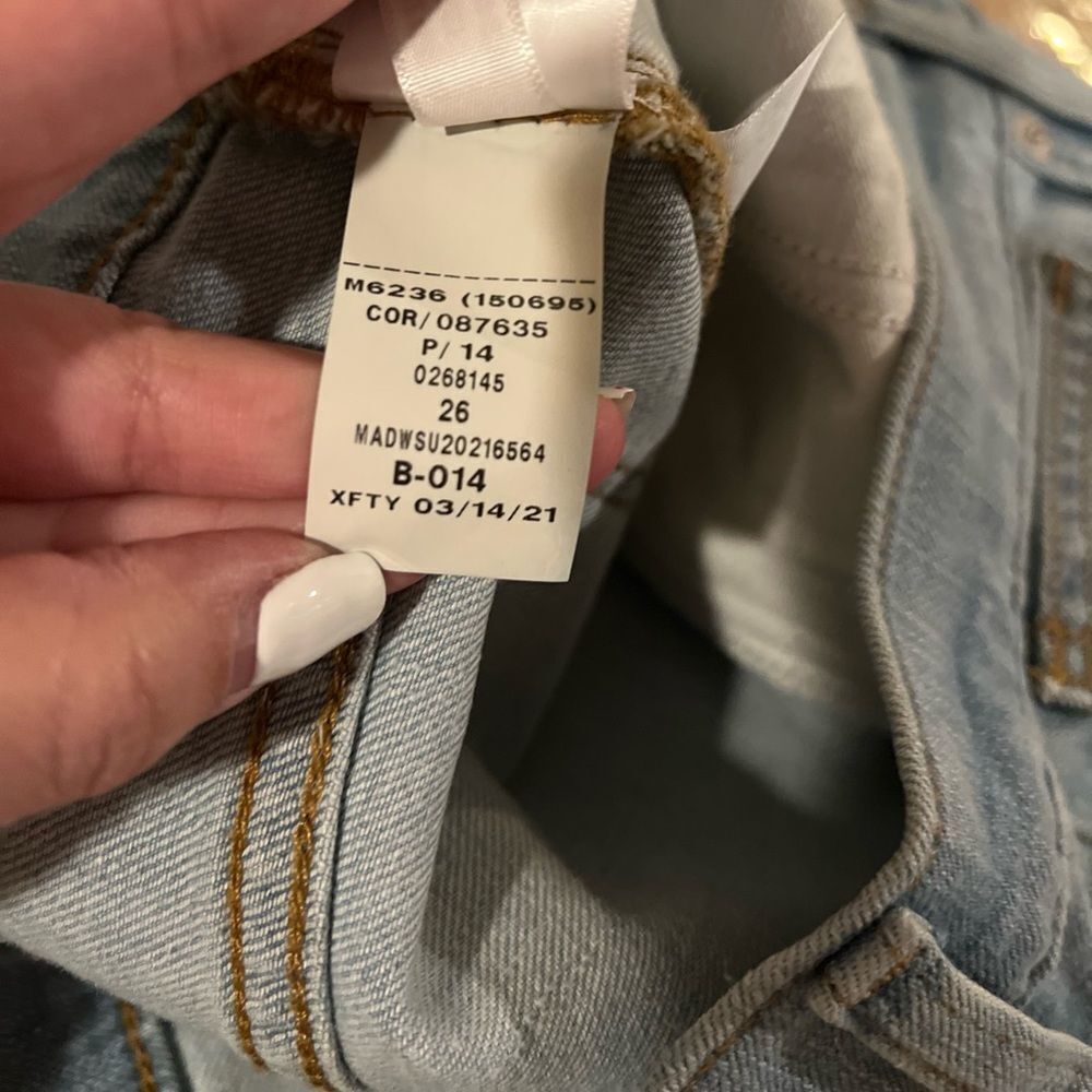 Madewell  - Picture 9 of 12
